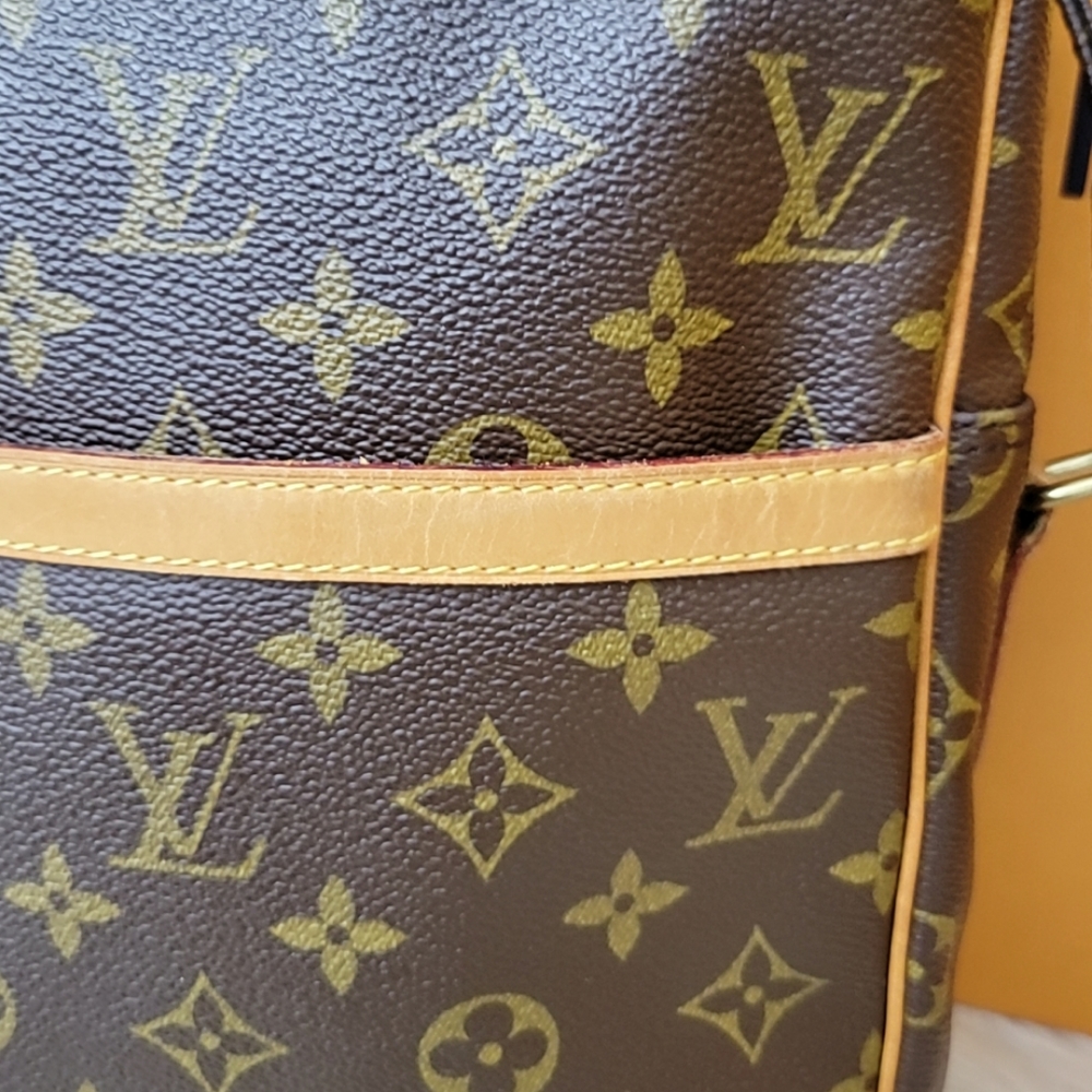 😍🔥Rare 🔥😍 💯%Authentic Louis Vuitton Danube MM Crossbody Bag Monogram Canvas - Picture 8 of 16